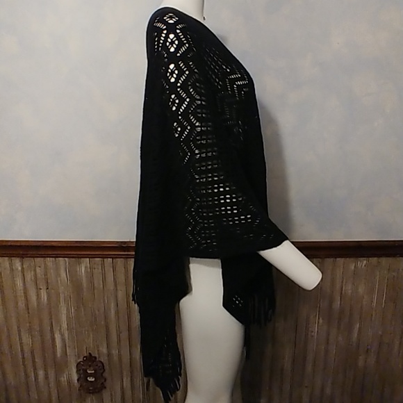 Amazing Oversized Black Knit Poncho OS - Picture 2 of 3